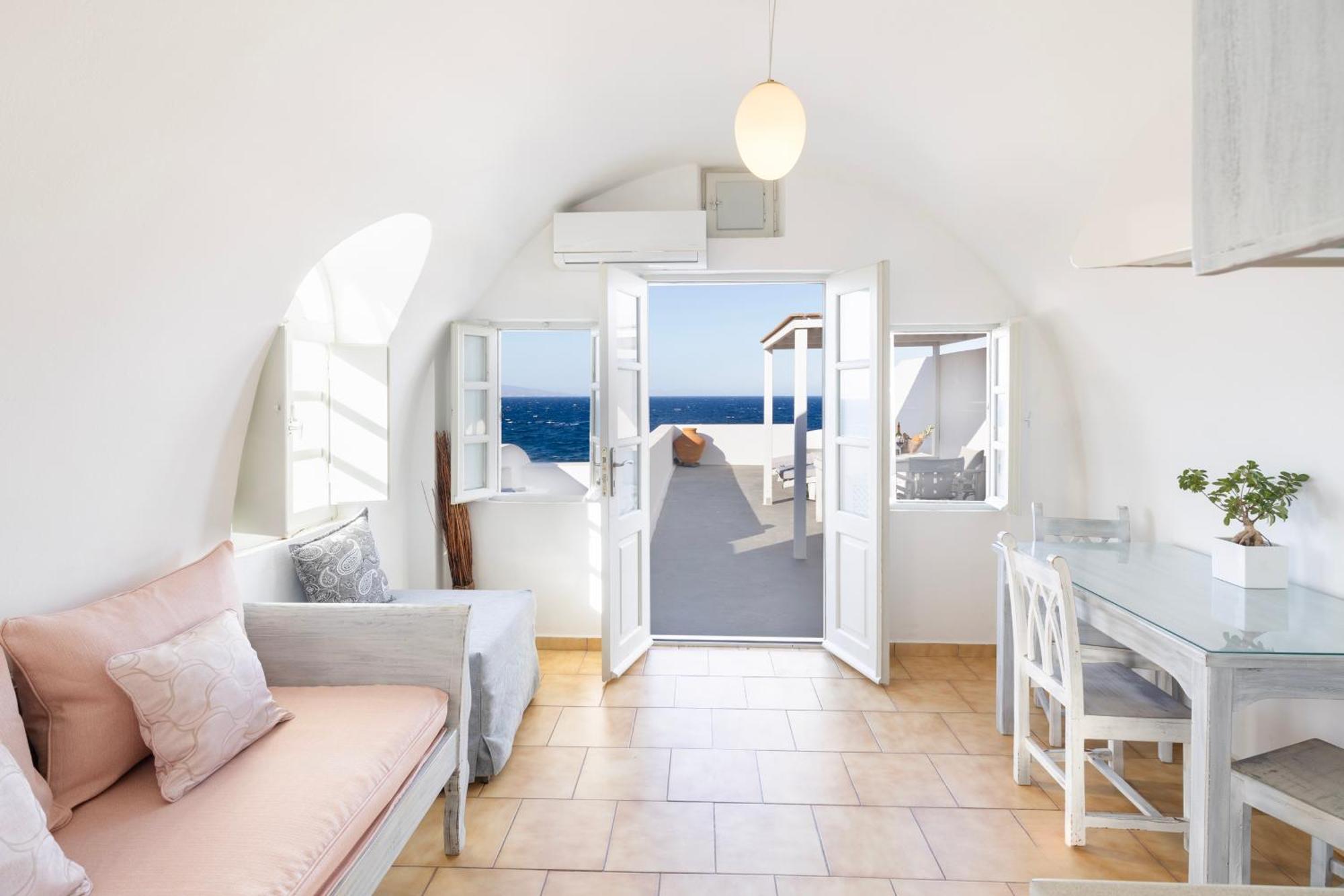 Vrachia Studios & Apartments Oia  Exterior photo